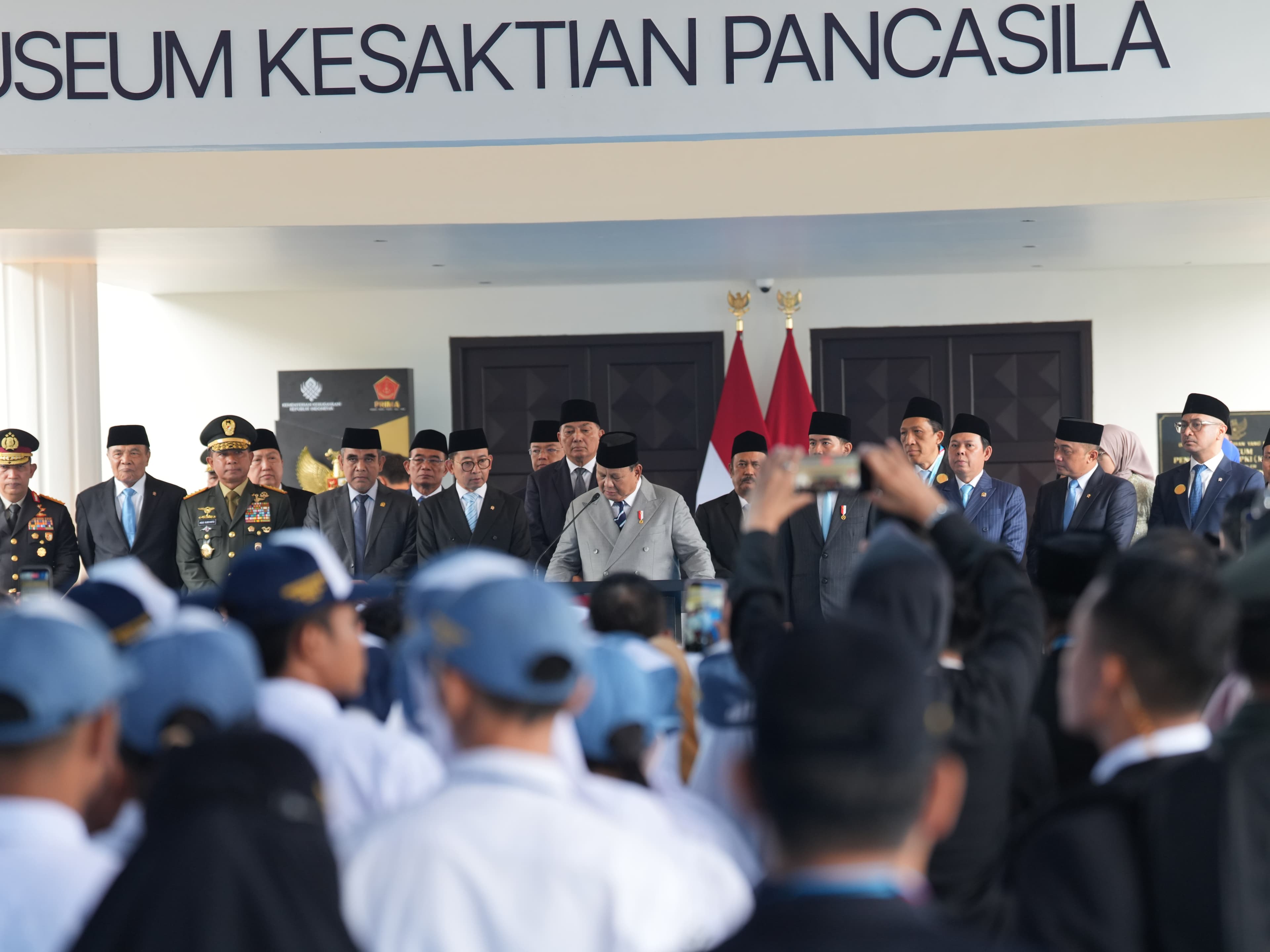 Presiden Republik Indonesia Prabowo Subianto meresmikan renovasi Museum Kesaktian Pancasila di kawasan Monumen Pancasila Sakti, Lubang Buaya, Jakarta Timur, Kamis 1 Oktober 2026. (Foto: Bakom RI)