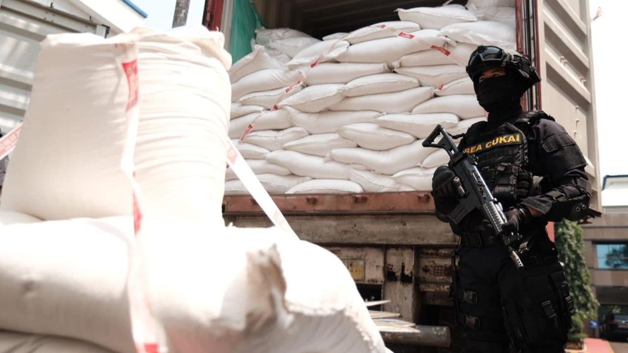 Bea Cukai Ungkap Impor Ilegal Beras. (Foto: Info Publik)